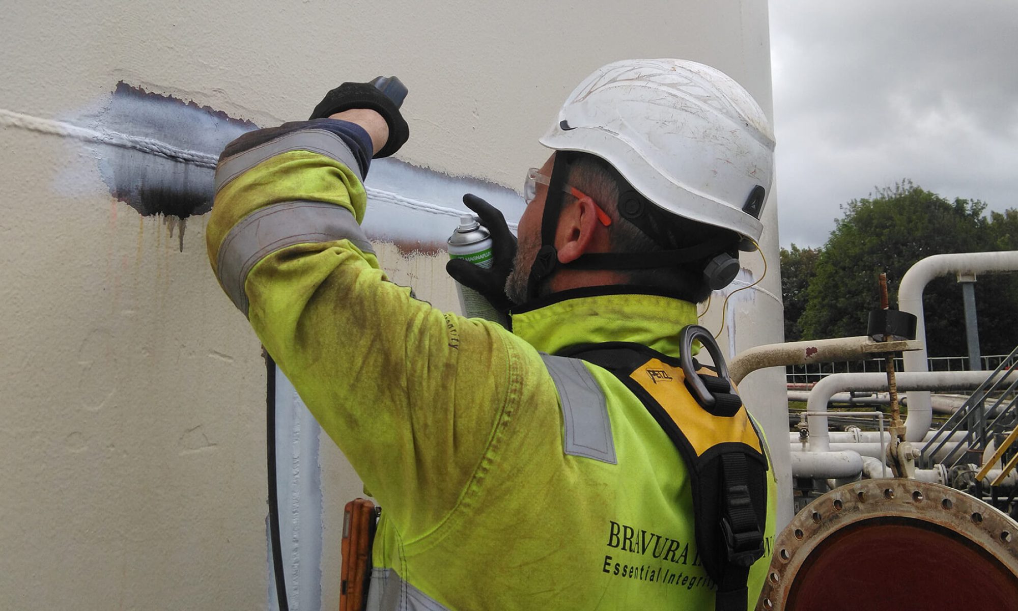 Ultimate Guide to Magnetic Particle Inspection (MPI)